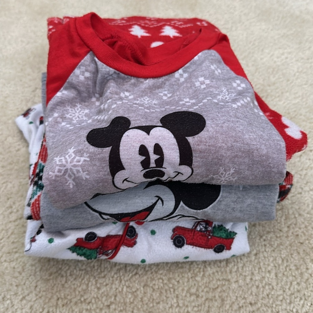3 pairs Disney Christmas pajamas size 6 - Picture 6 of 9
